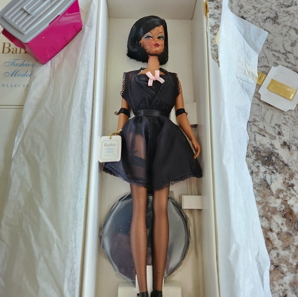 BARBIE Lingerie #5 Fashion Model Silkstone Doll 2002 - Picture 3 of 8